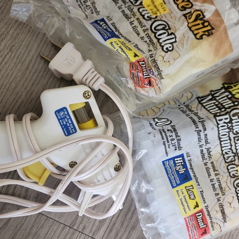 2 White and Yellow Glue Guns With Glue EUC